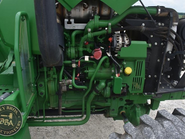 2021-john-deere-5045e-image-14