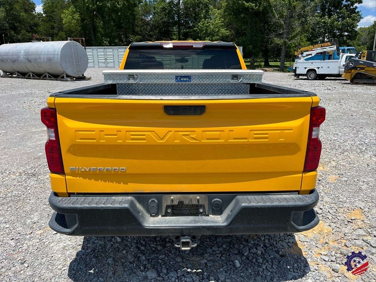 2021-chevrolet-silverado-4x4-pickup-truck-image-17