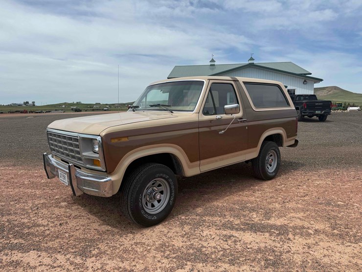 1985-ford-bronco-image-1
