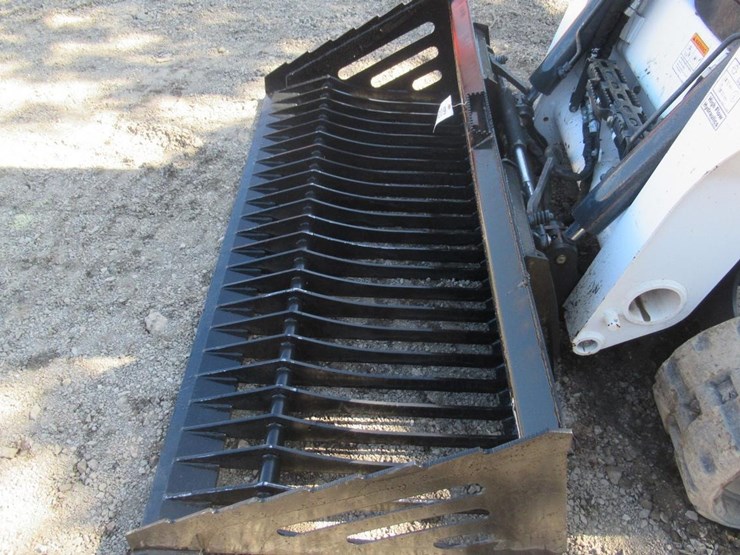 wildcat-80"-skid-steer-smooth-edge-skeleton-bucket-image-2