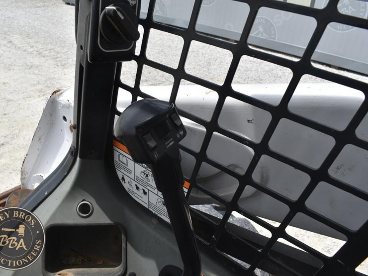 2016-bobcat-s570-image-17