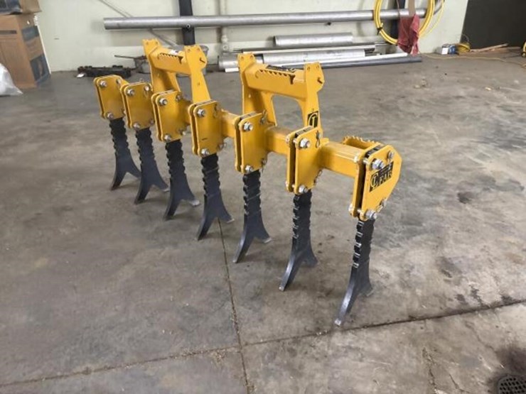 cl-fab-ripper-skid-steer-attachment-image-1