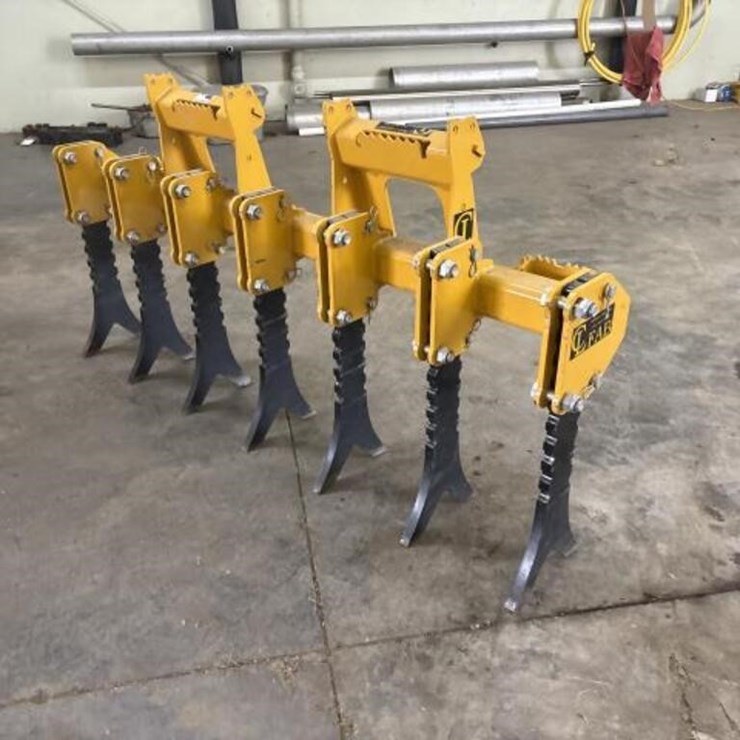 CL Fab ripper skid steer attachment
