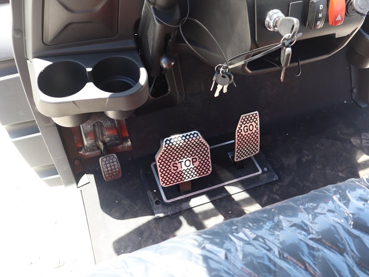 #112-•-6-seater-electric-golf-cart-image-15