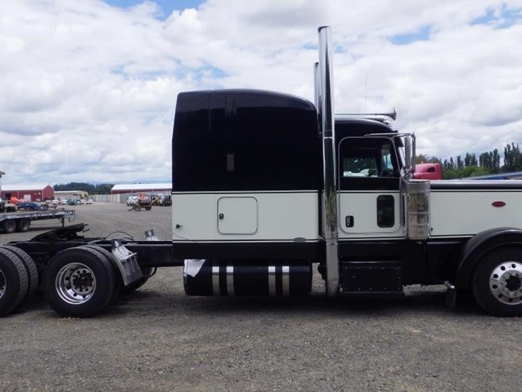 2008-peterbilt-389-image-4