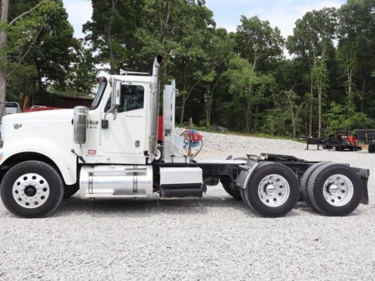 #542-•-2011-international-eagle-day-cab-truck-image-2