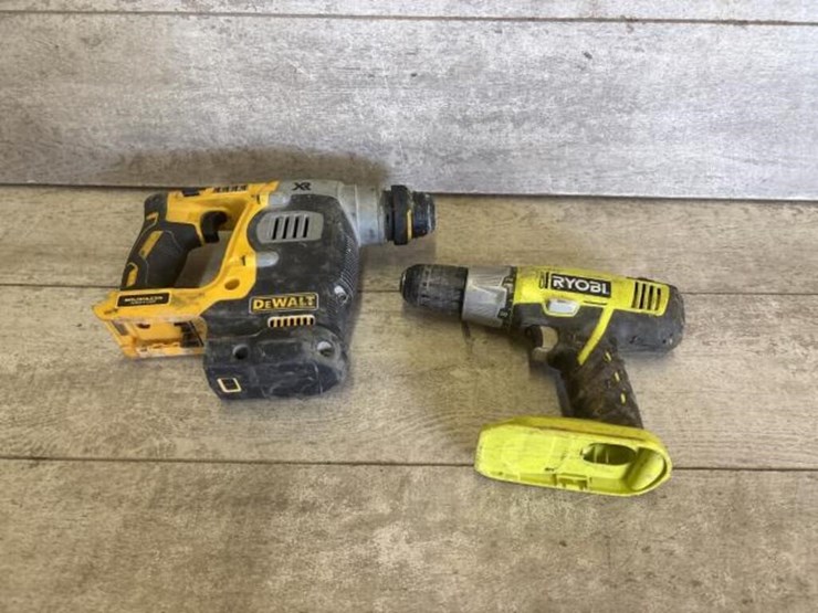 dewalt-and-ryobi-power-drills-image-1