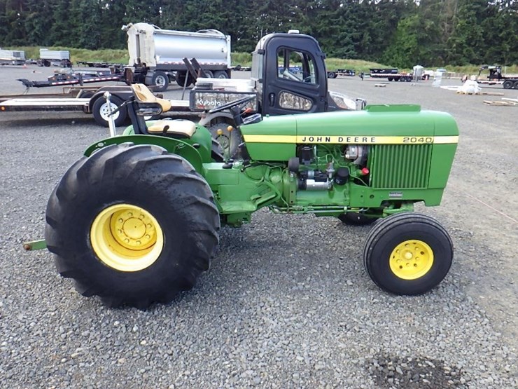 john-deere-2040-image-4
