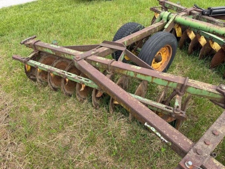 john-deere-14-image-11