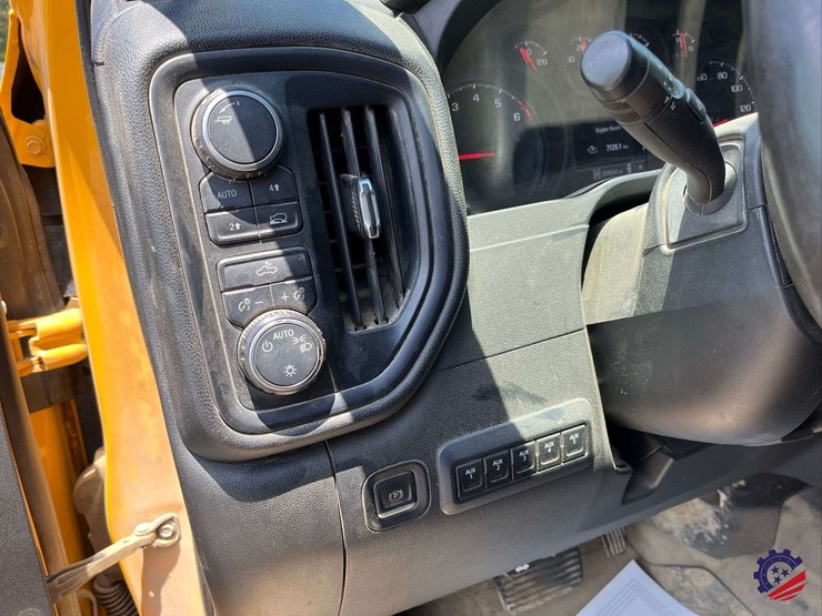 2021-chevrolet-silverado-4x4-pickup-truck-image-67