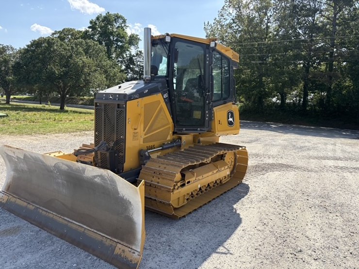 2023-deere-450-p-tier-lgp-image-1