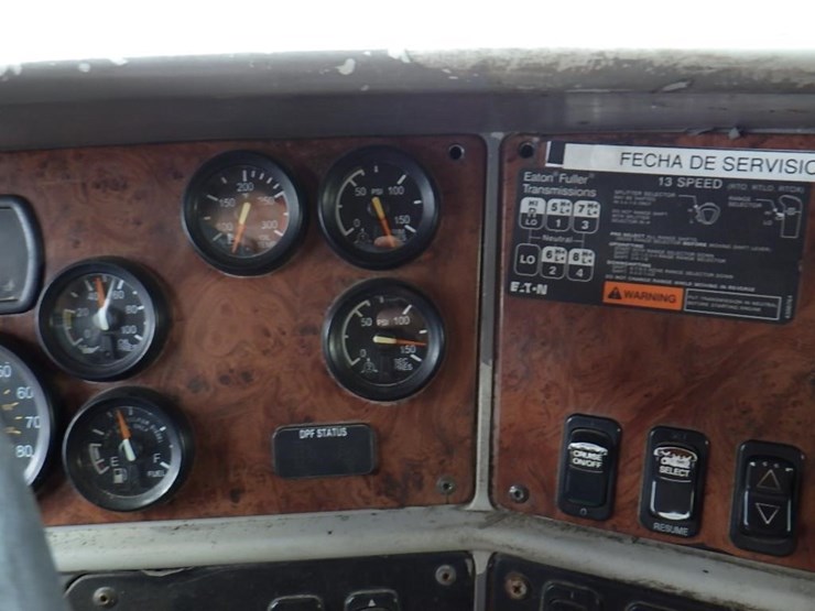 2008-peterbilt-387-image-19