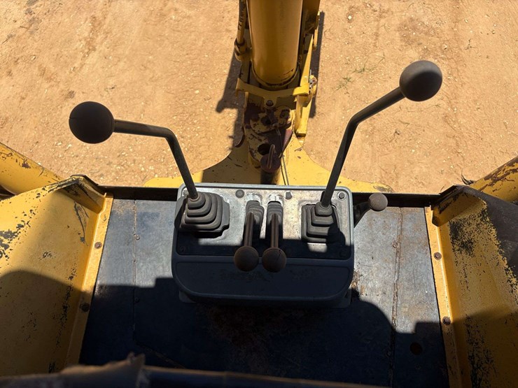 caterpillar-416c-image-14
