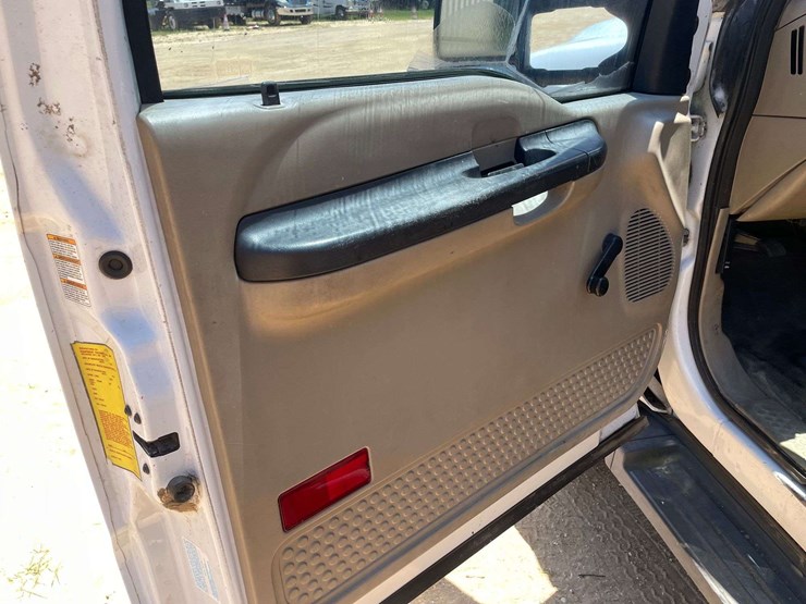 2006-ford-f550-image-9