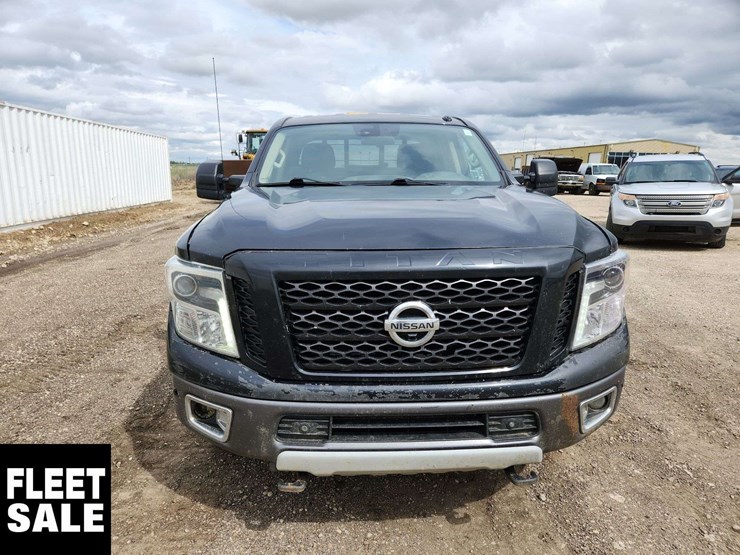 2016-nissan-titan-image-10