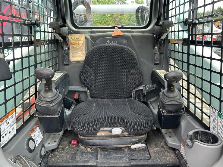 2023-bobcat-t770-image-19