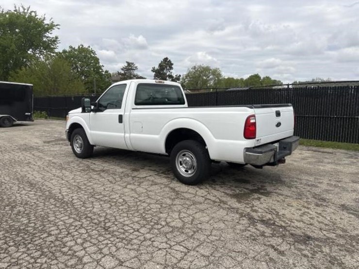 2015-ford-f250-xl-image-3
