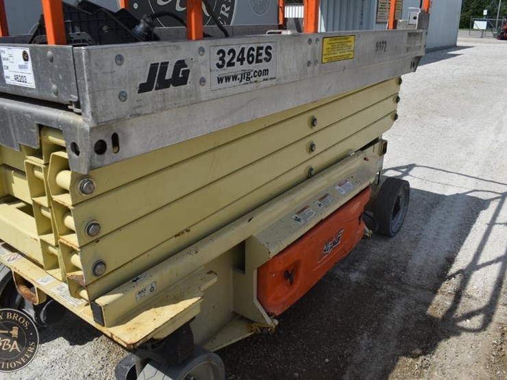 2012-jlg-3246es-image-9