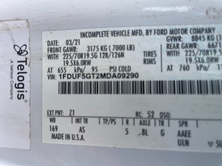 2021-ford-f550-image-5
