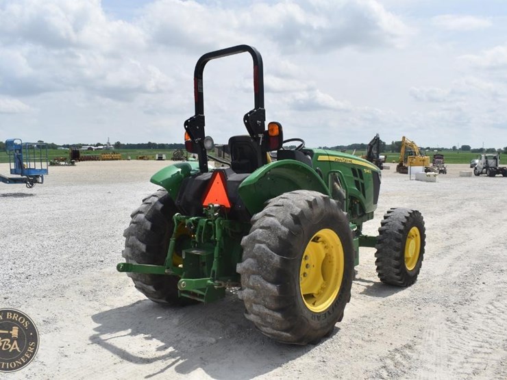 2021-john-deere-5045e-image-15