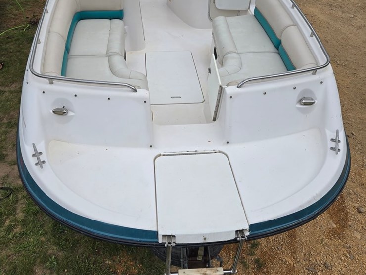 #256-•-1999-monterey-230-explorer-deck-boat---located-in-centerville,tn-image-2