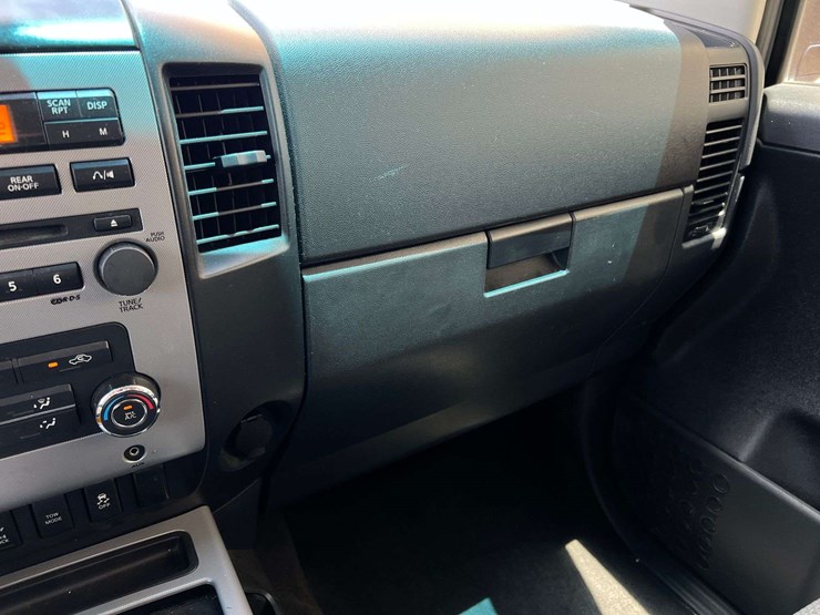 2012-nissan-titan-image-41