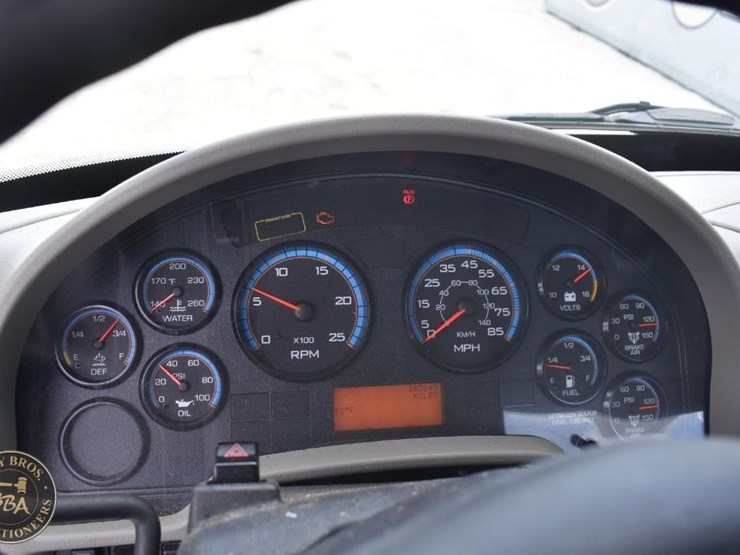 2015-international-transtar-8600-image-38
