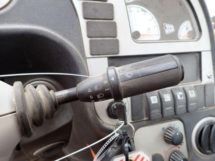 2010-jcb-510-56-image-15