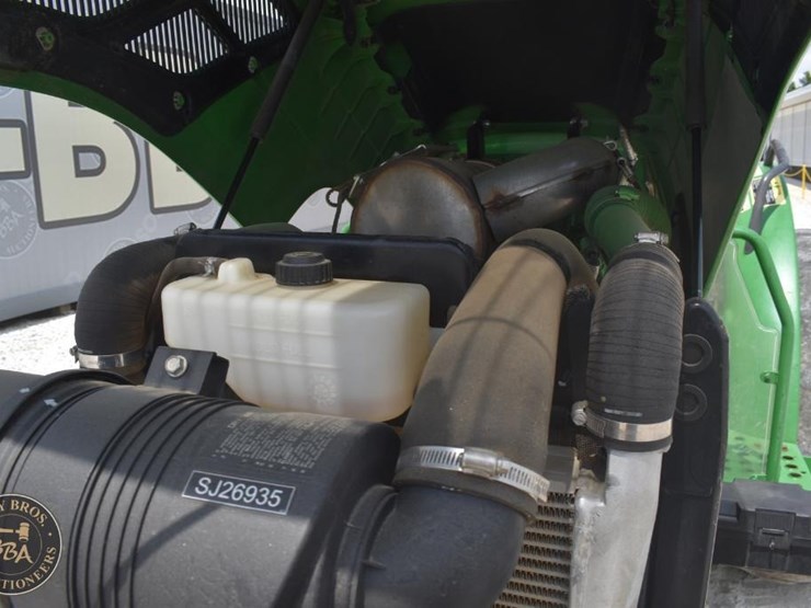 2021-john-deere-5045e-image-27