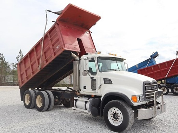 #521-•-2007-mack-cv713-tandem-axle-dump-truck-image-7