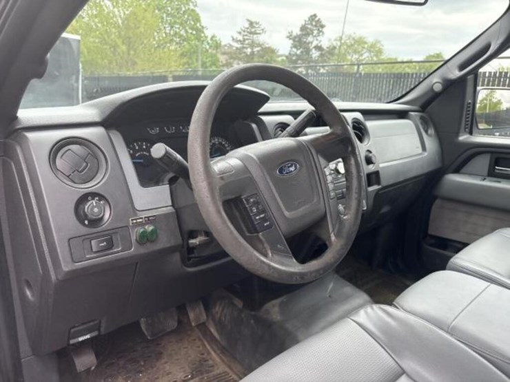 2014-ford-f150-xl-image-17
