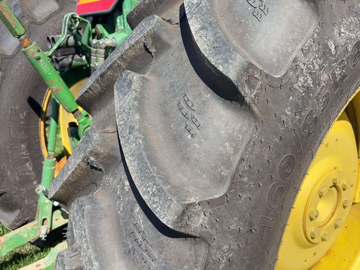 1997-john-deere-6400-image-31