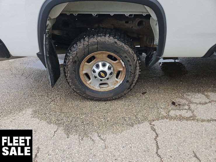 2020-chevrolet-silverado-2500hd-image-12