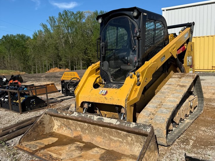 2021-caterpillar-299d3-image-1
