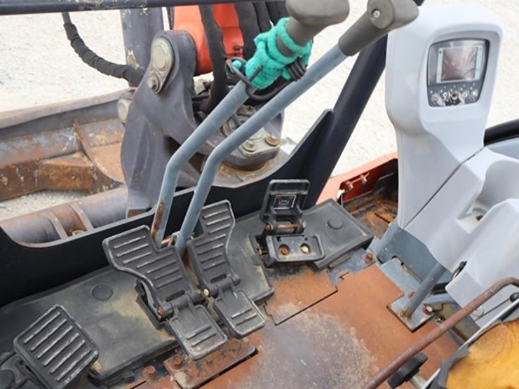 2012-kubota-kx057-4-image-24