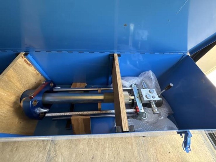 mueller-8in-gas-tapping-trailer-image-30