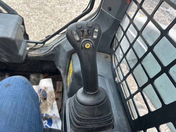 2022-bobcat-t76-image-21