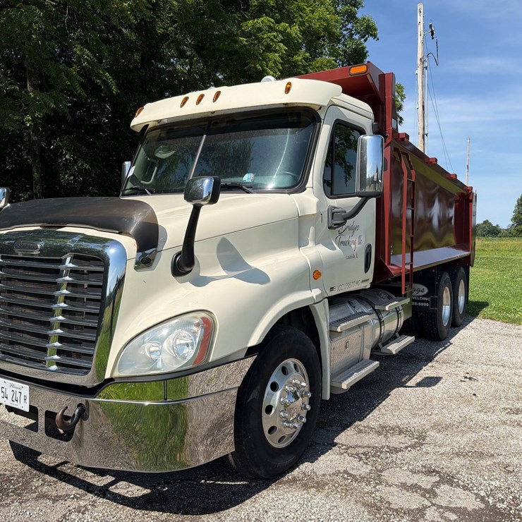 2012 FREIGHTLINER CASCADIA 125