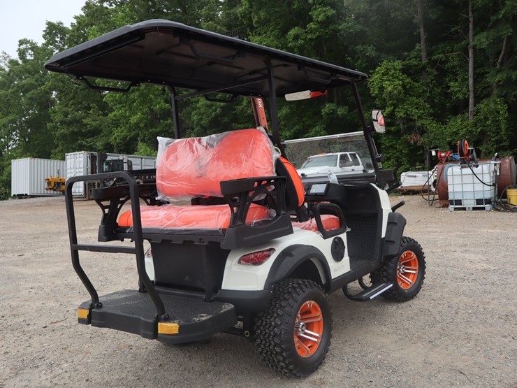#101-•-4-seater-electric-golf-cart-image-5