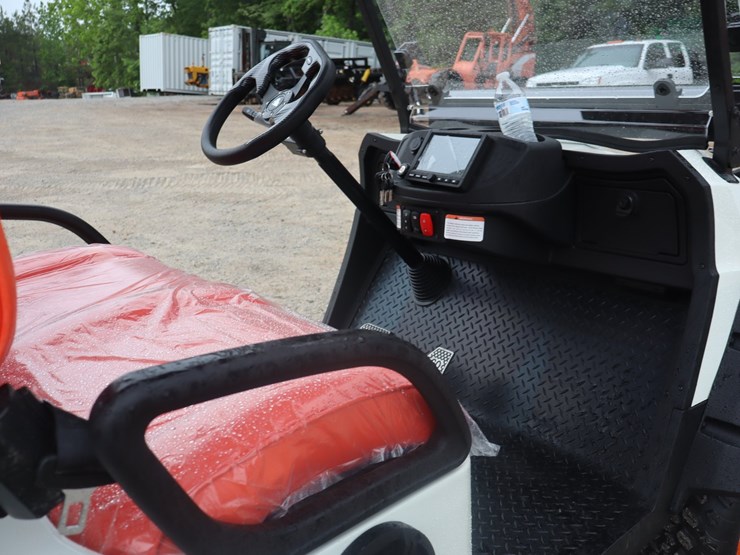 #101-•-4-seater-electric-golf-cart-image-25