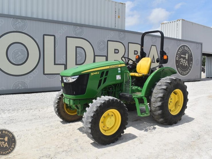 2021-john-deere-5045e-image-9