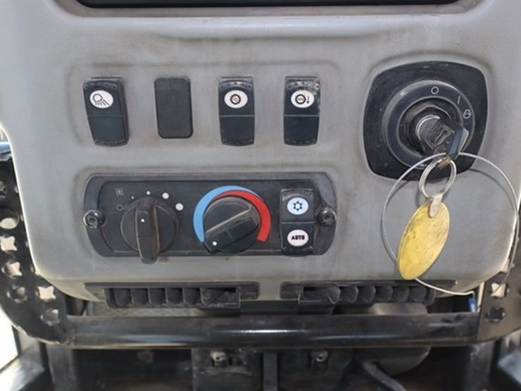 2012-caterpillar-d6n-xl-image-28