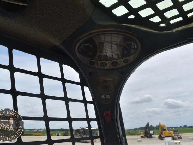 2016-bobcat-s570-image-20