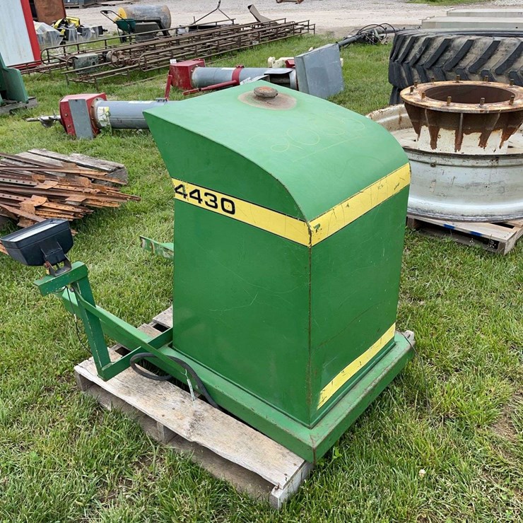John deere front fuel tank off 4430