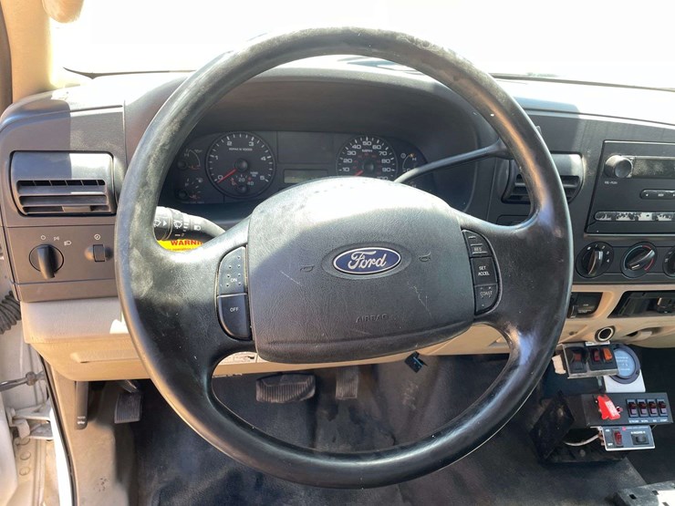 2006-ford-f550-image-12