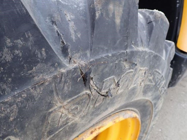2010-jcb-510-56-image-77