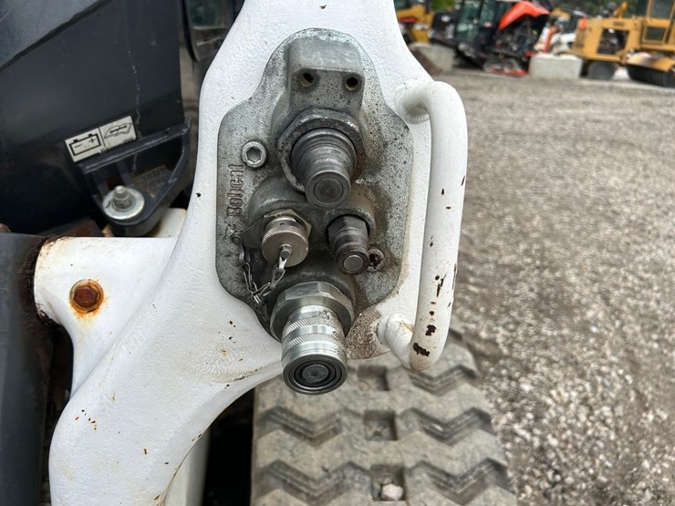 2020-bobcat-t76-image-11