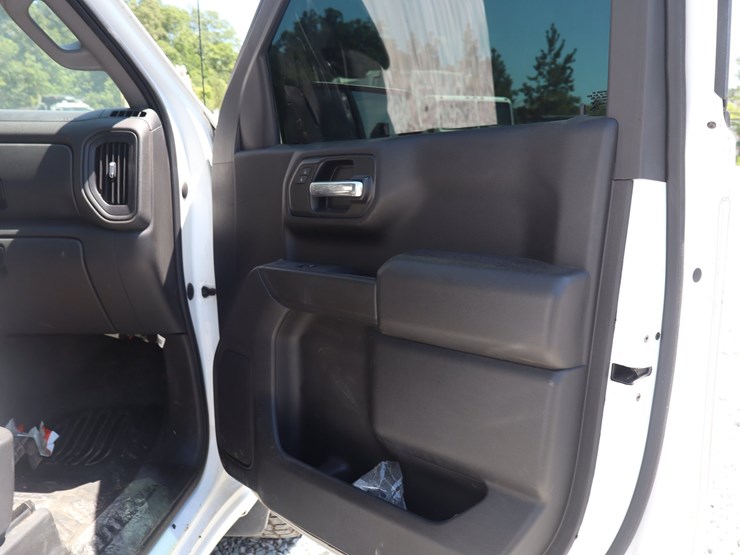 2022-chevrolet-1500-image-29