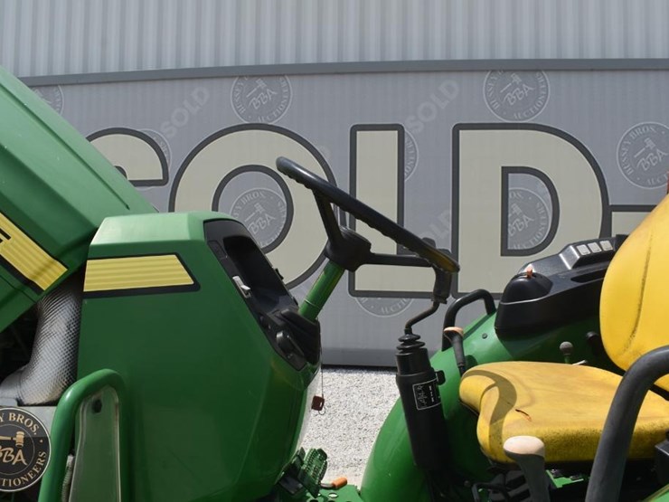 2021-john-deere-5045e-image-34