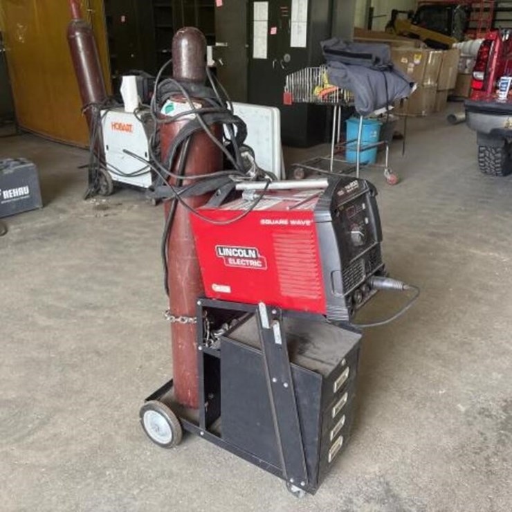 Lincoln Electric Tig 200 welder with tank and cart